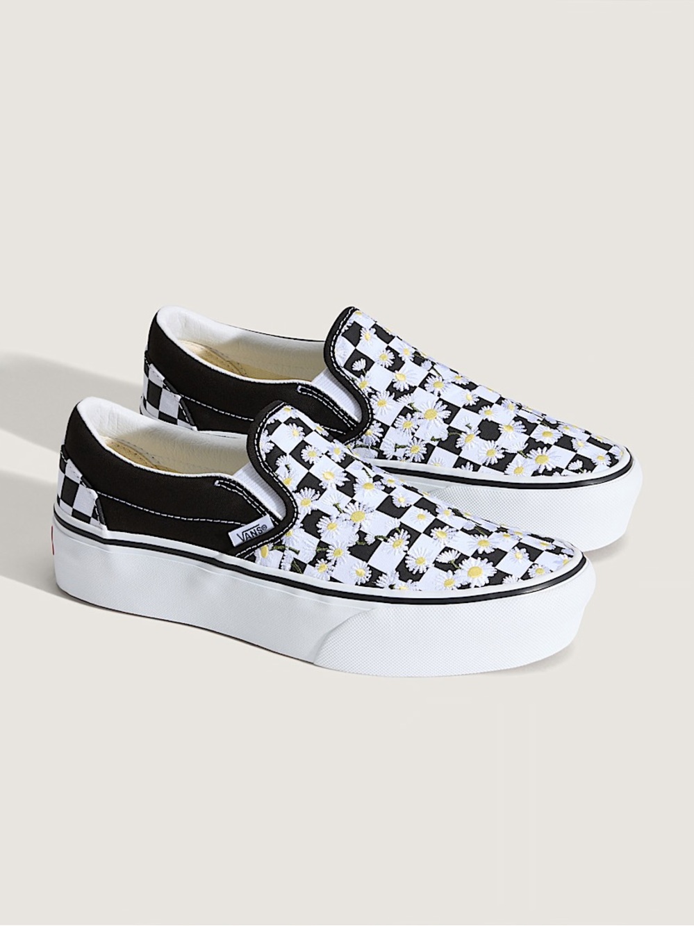 Vans Platform Slip-On Sneakers in Black, White & Yellow Daisy Print NWB